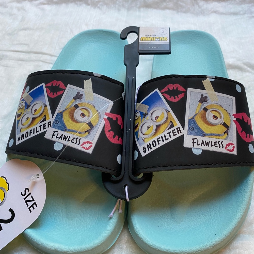 MINIONS SLIDES SANDALS - Picture 11 of 15